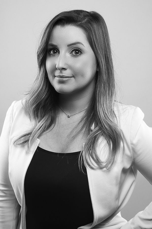 Ana Paula Mella Vicari - Nossa atua&ccedil;&atilde;o est&aacute; pautada na solu&ccedil;&atilde;o dos problemas apresentados a partir de um atendimento personalizado e do conhecimento especializado da equipe, assim como na experi&ecirc;ncia p&uacute;blica e privada que envolvem as v&aacute;rias &aacute;reas do Direito Administrativo.